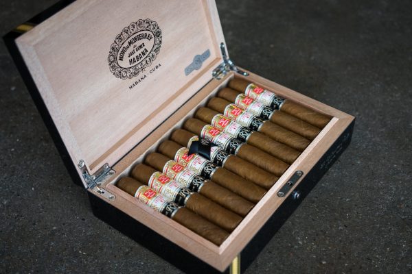 HOYO DE MONTERREY EPICURE NO. 2 RESERVA COSECHA 2012 CIGAR